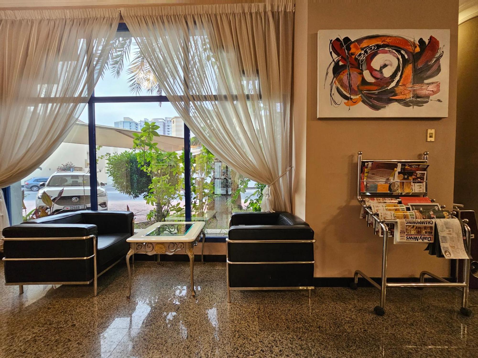 Majestic Hotel 麦纳麦 外观 照片