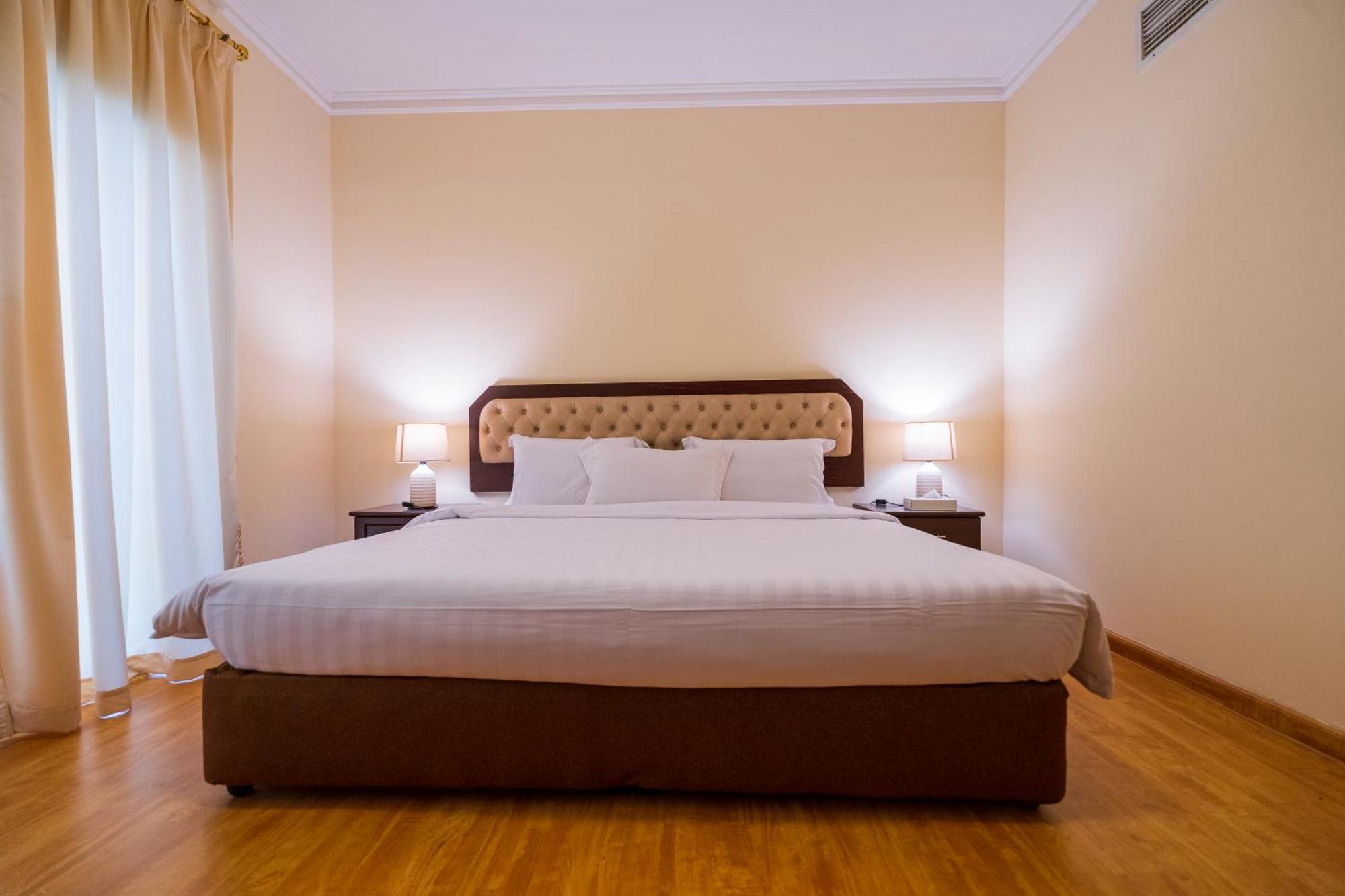 Majestic Hotel 麦纳麦 外观 照片