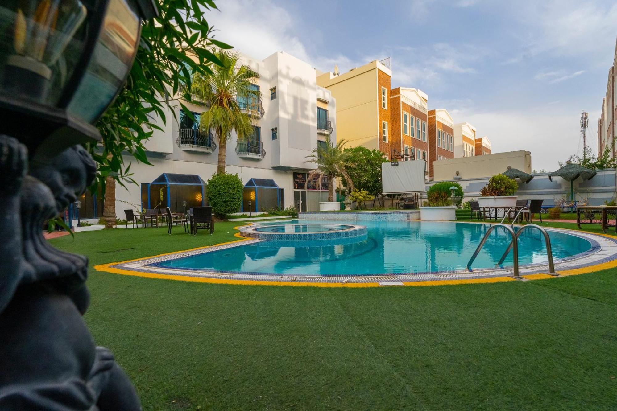 Majestic Hotel 麦纳麦 外观 照片