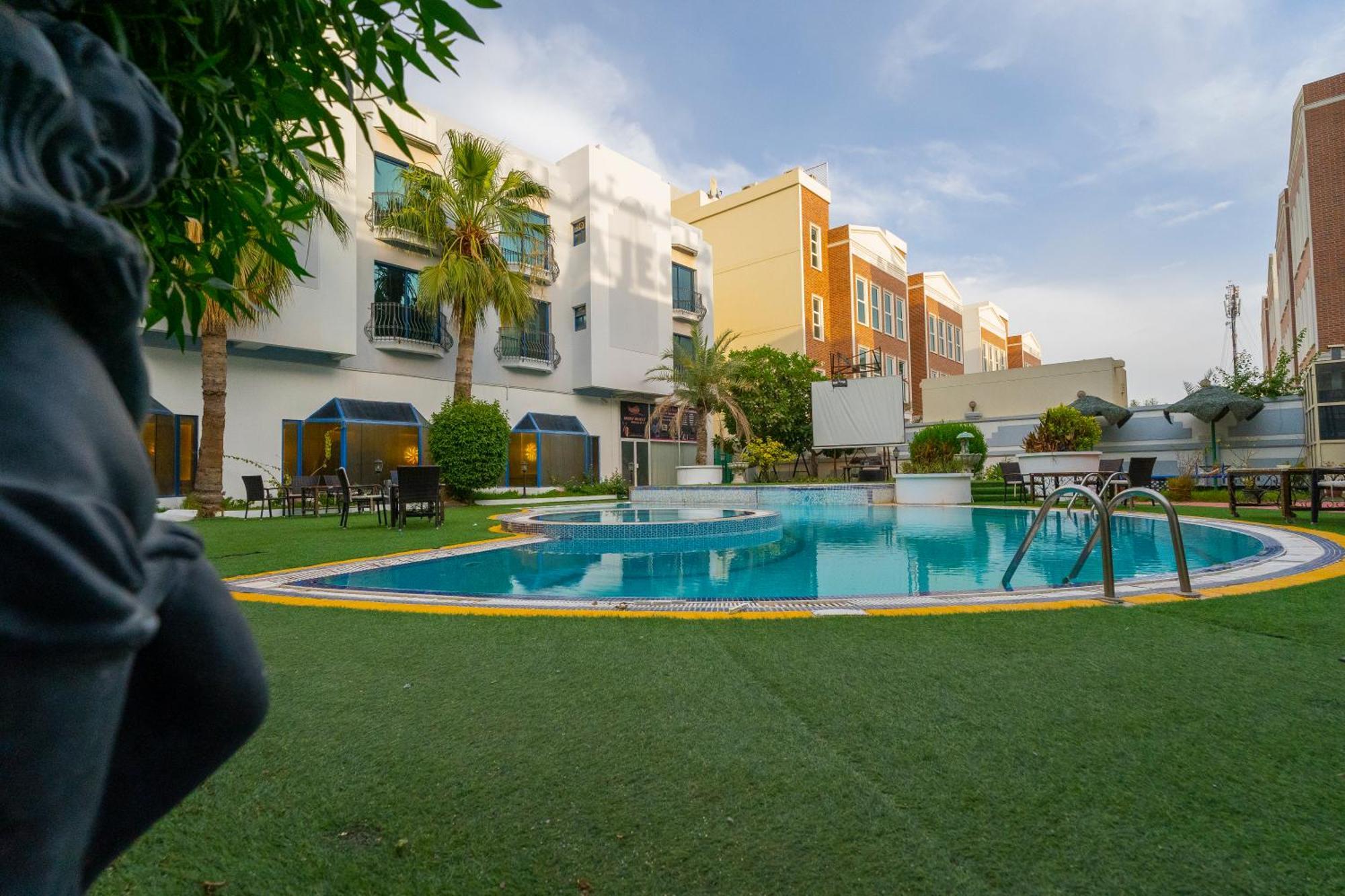 Majestic Hotel 麦纳麦 外观 照片