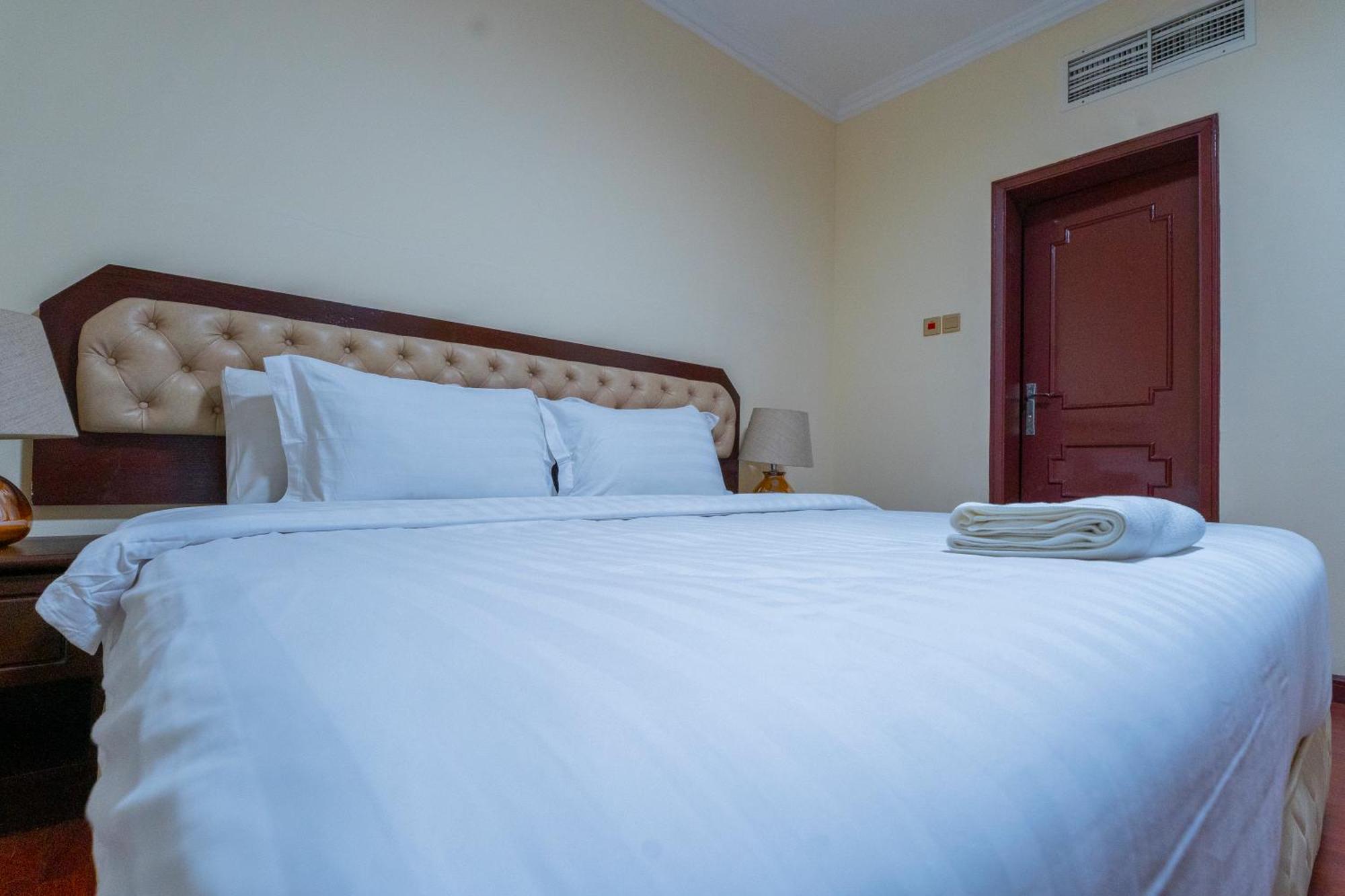 Majestic Hotel 麦纳麦 外观 照片