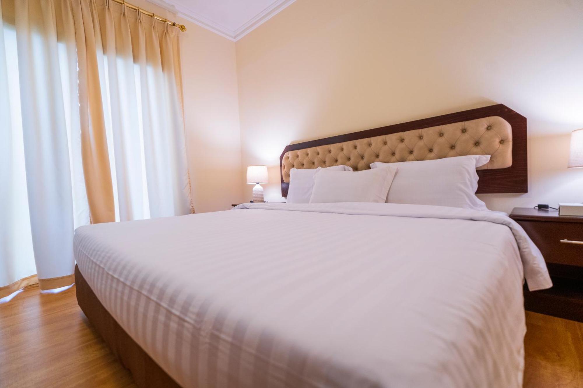 Majestic Hotel 麦纳麦 外观 照片